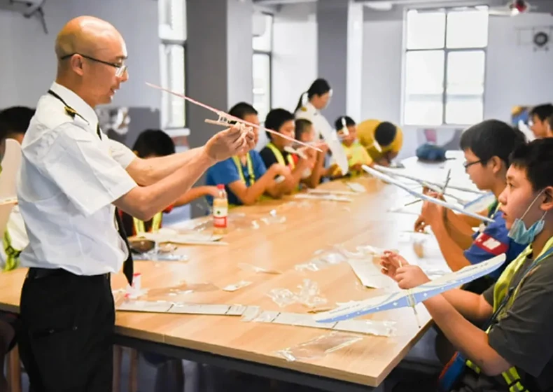 青少年无人机