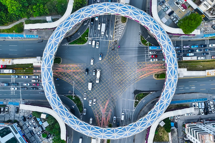 低空全域监测,翼飞鸿天无人机巡查守护校园周边秩序